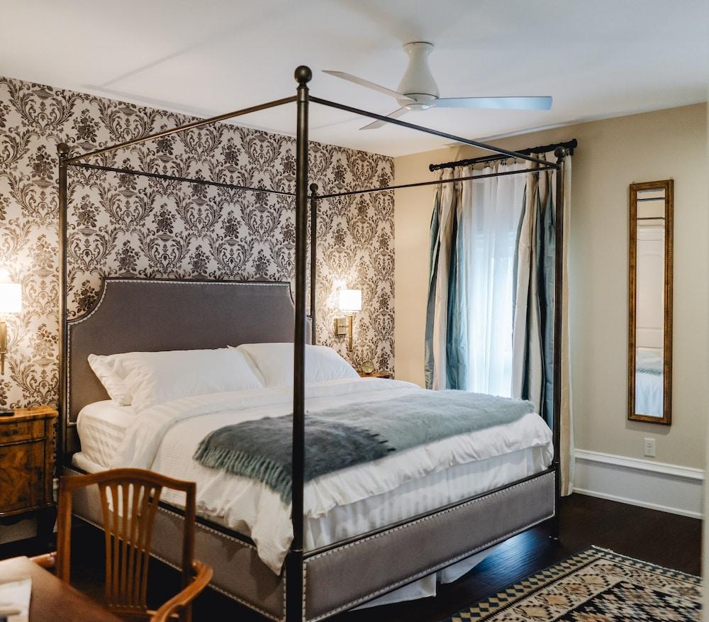 The Lilley Mansion Bed & Breakfast