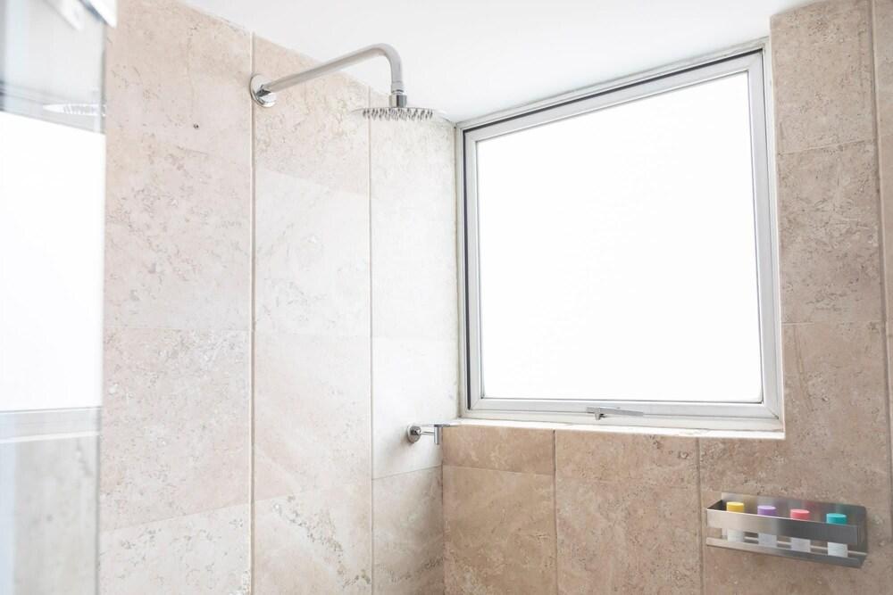 Capitalia Modern High Speed Wi-fi