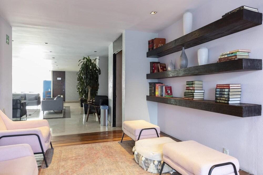 Spacious 2 BR APT Santa Fe With High Speed Wifi