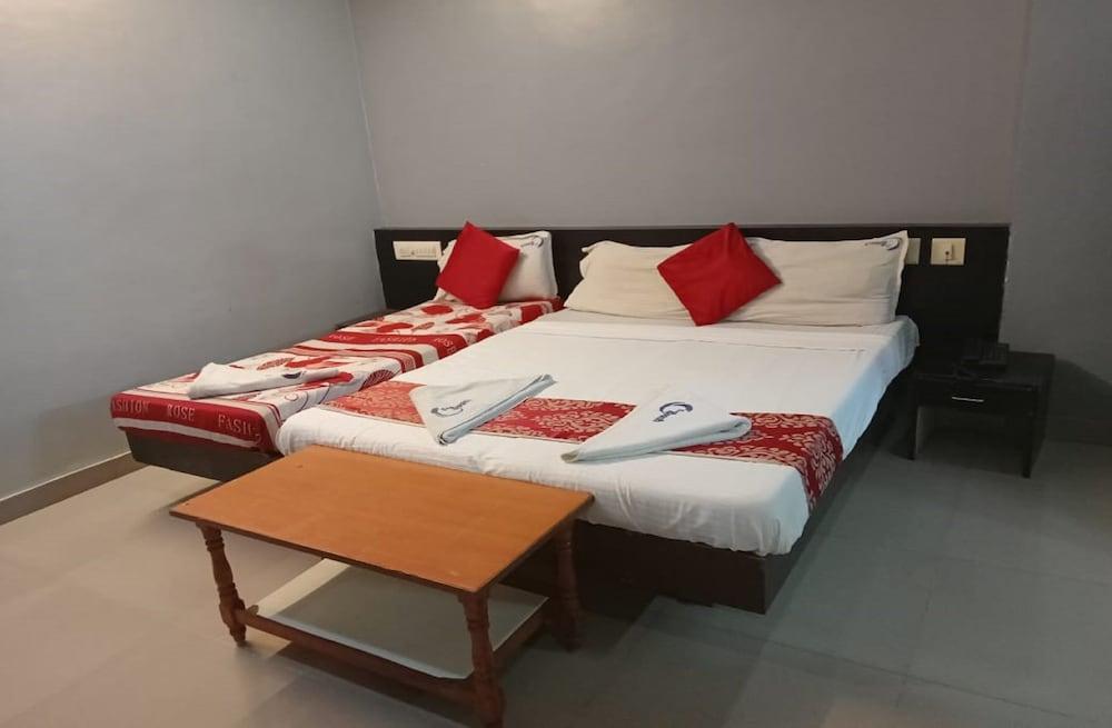 Hotel Nadaradjane Residency