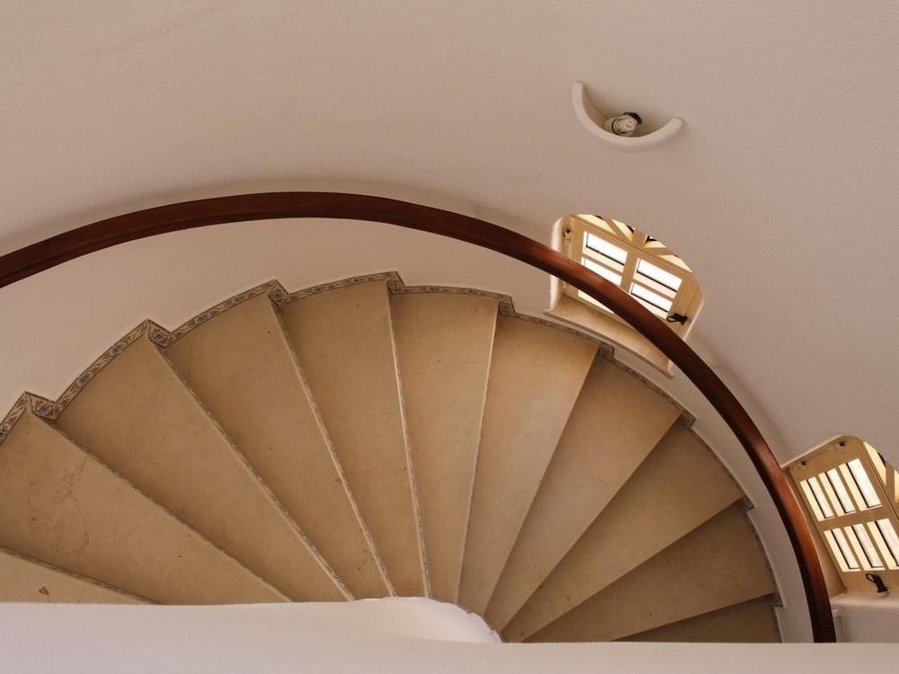 Nora GM in Albufeira