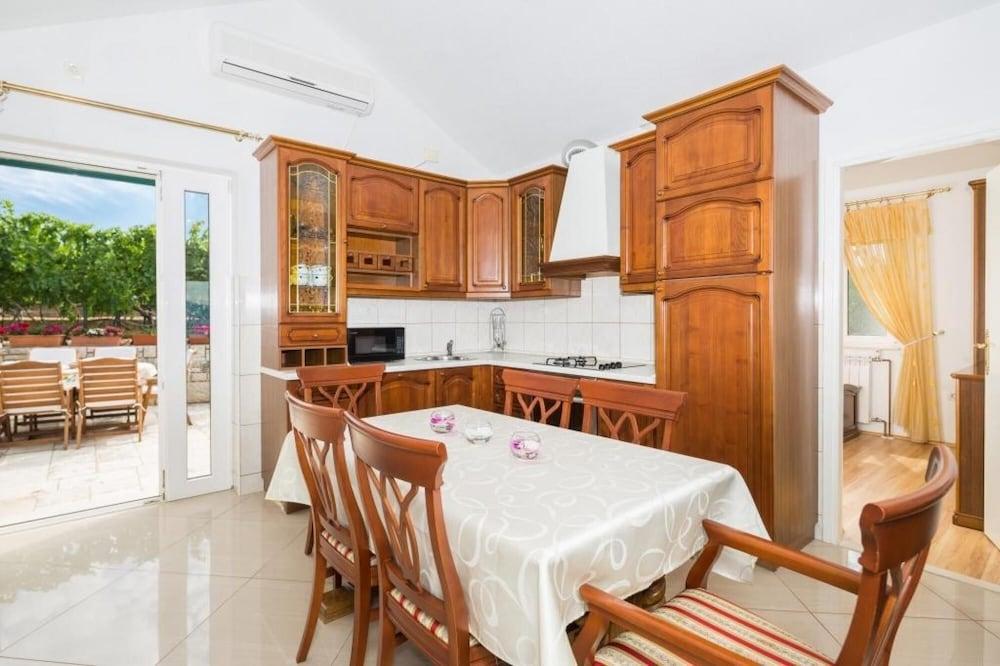 Villa Agape - Three Bedroom Villa With Swimming Pool ID Direct Booker 3613