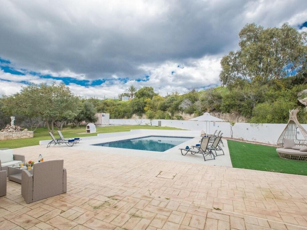 Villa Luna AQ Kr01 Prkr01