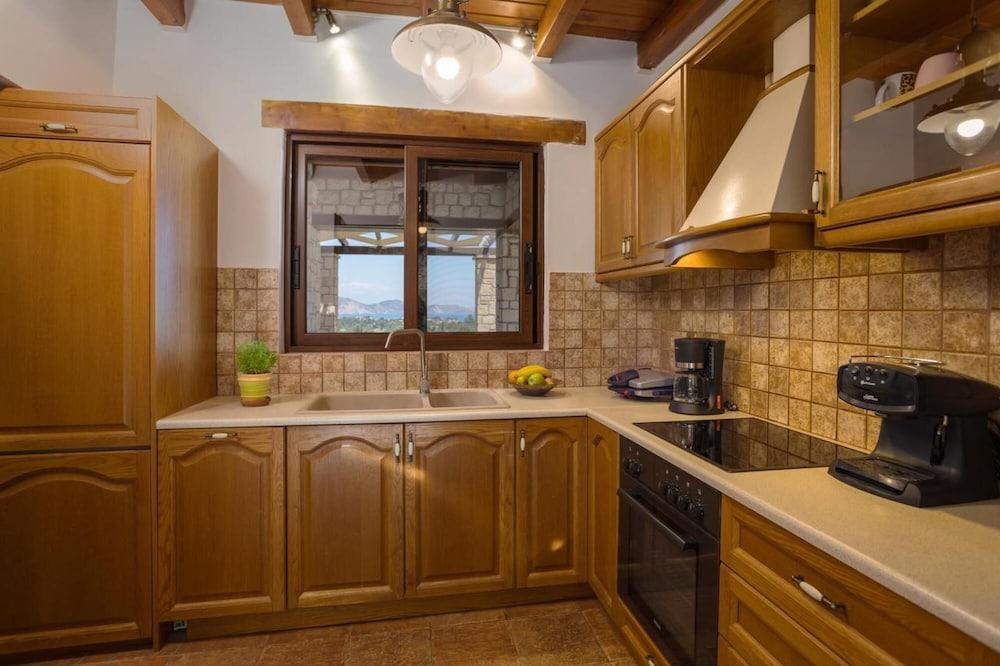 Paradise Home - On the Hill - Paradise Home - On the Hill