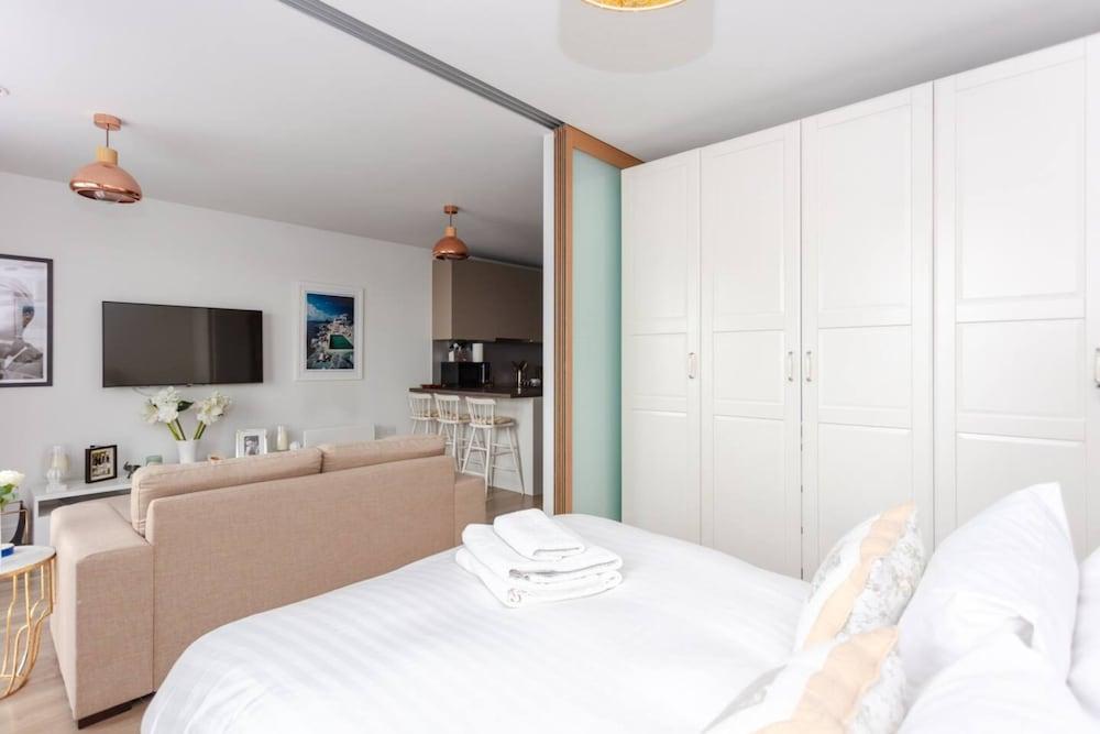 Stylish Studio Apartment in Affluent Chelsea