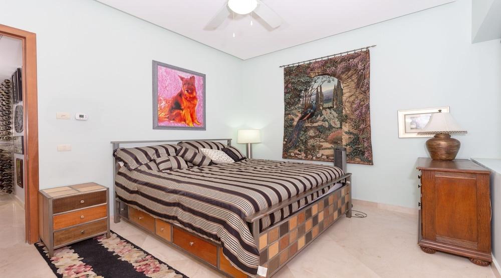 Luna Blanca 702 by Kivoya