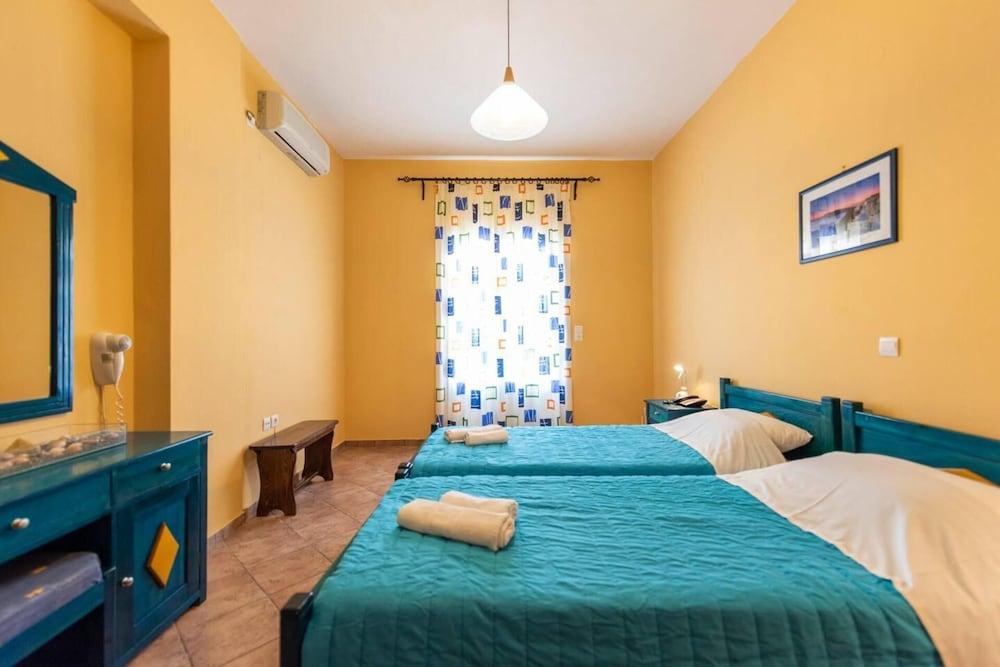 Santorious Spacious Apartment