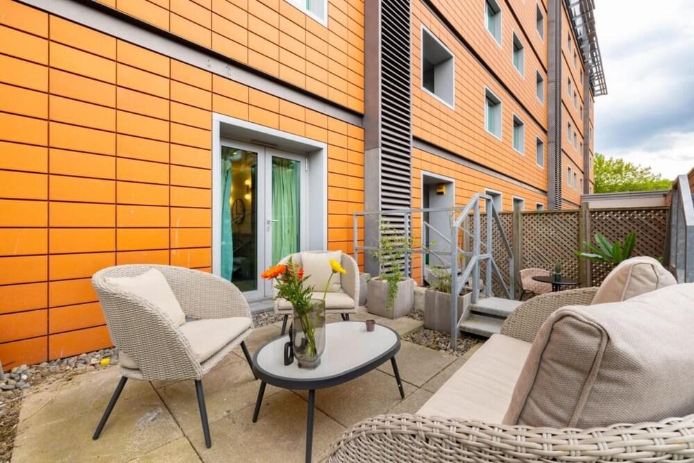 The Lambeth Flat - Modern 2bdr Flat With Parking and Terrace