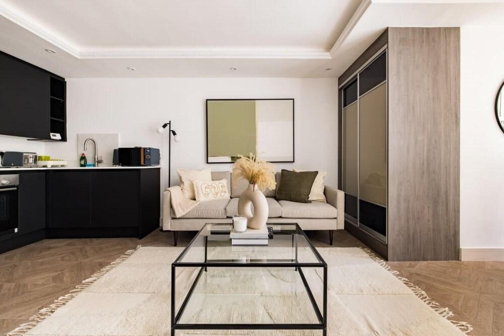 The Battersea Flat - Exquisite 2bdr Flat With Terrace