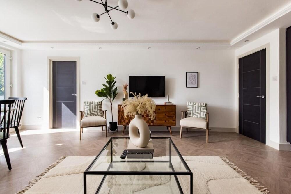 The Battersea Flat - Exquisite 2bdr Flat With Terrace