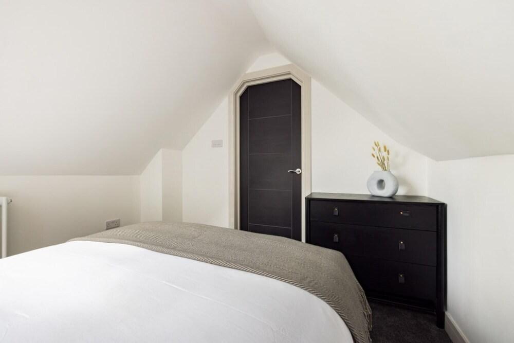 The Battersea Classic - Charming 2bdr Flat With Study Room