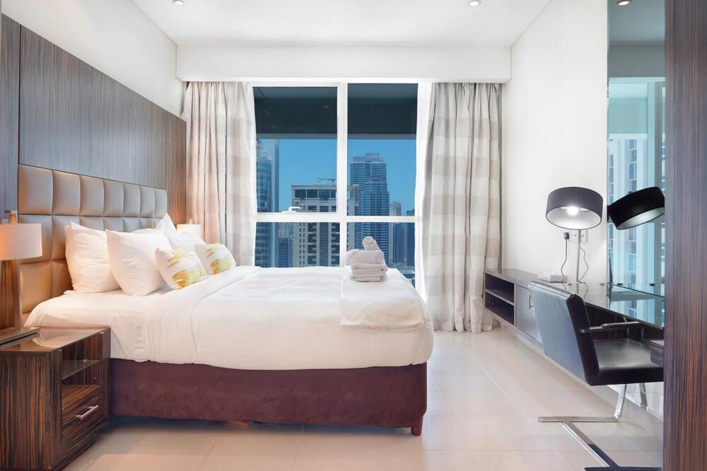Ornate Private 1BR in JLT
