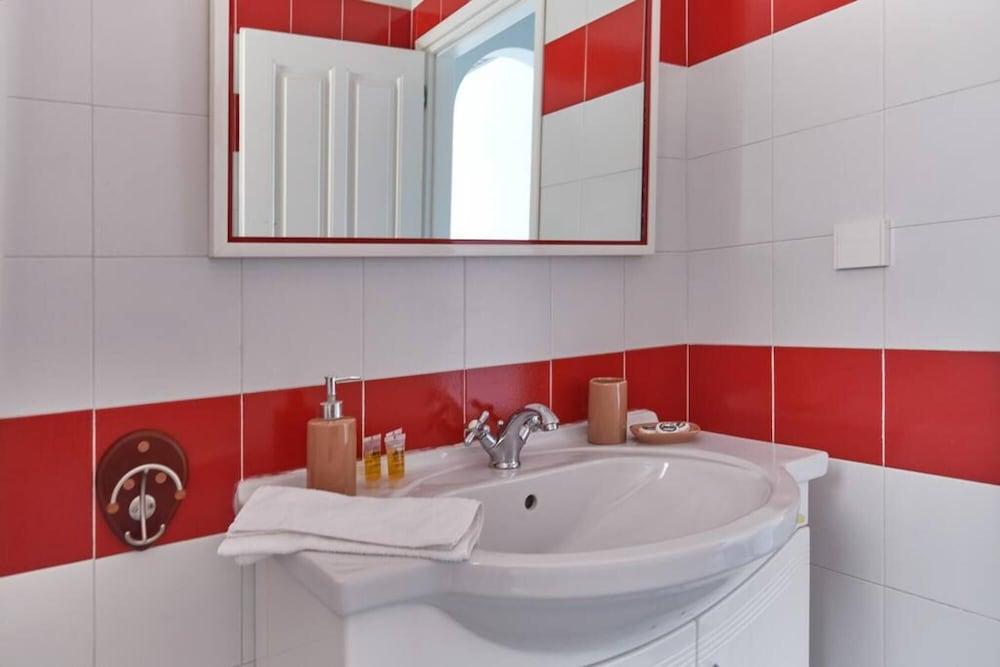 Ocean Villa in Paros