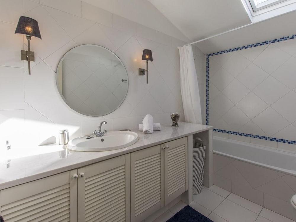 Villa Goreti AL in Amora