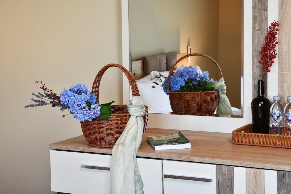 Dessera Vineyards Hotel