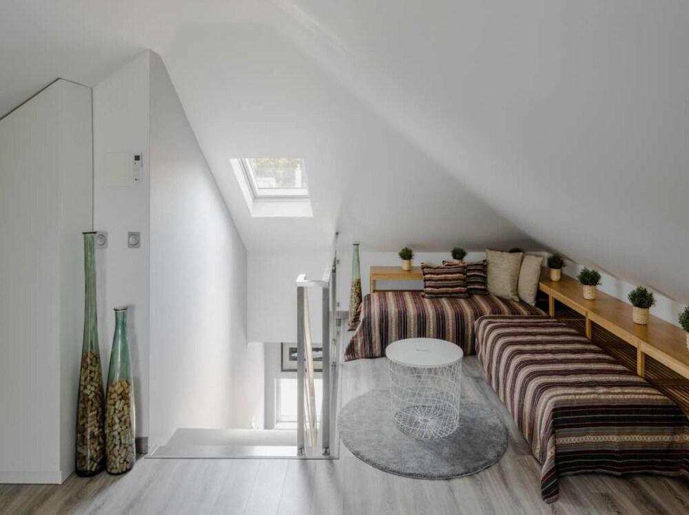 Happy Villa AL in Set bal