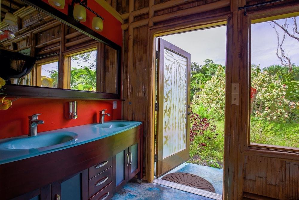 Kalani Oceanside Retreat