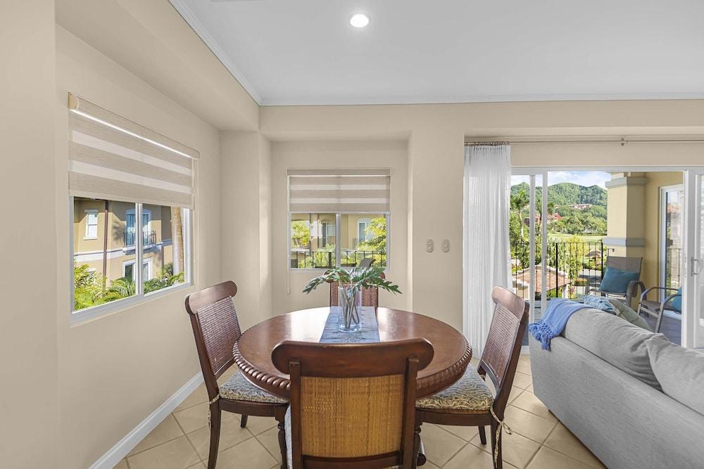 Del Mar 5F 3 Bedr 2 Bath