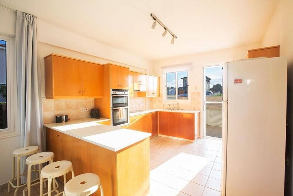 Villa Renee AQ Ni38b