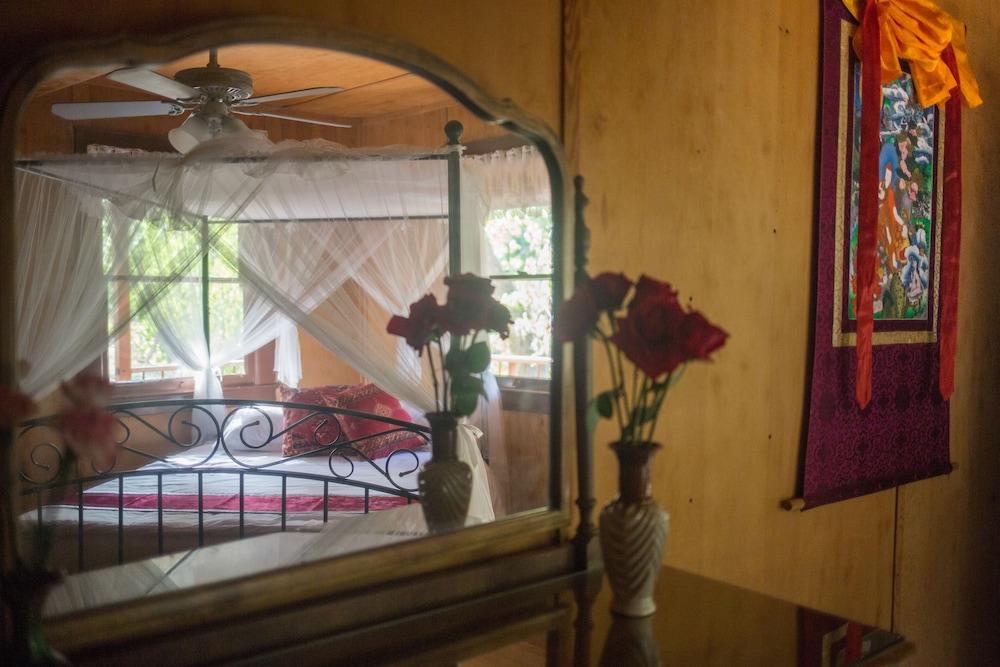 Quiet Mind Lodge Retreat & Spa  Sequoias