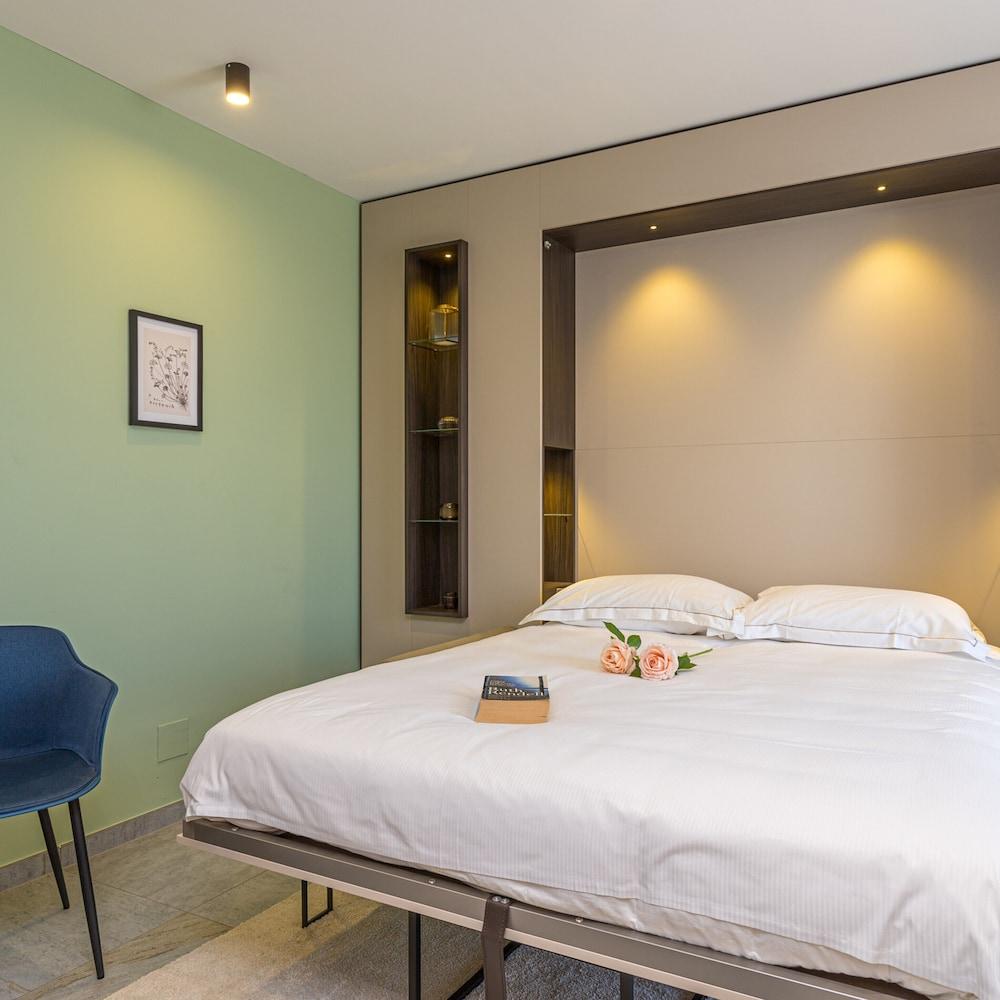 Icon H 304 Suite Micro-living