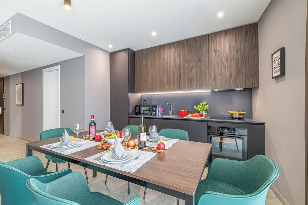 Icon H 501 Suite Business