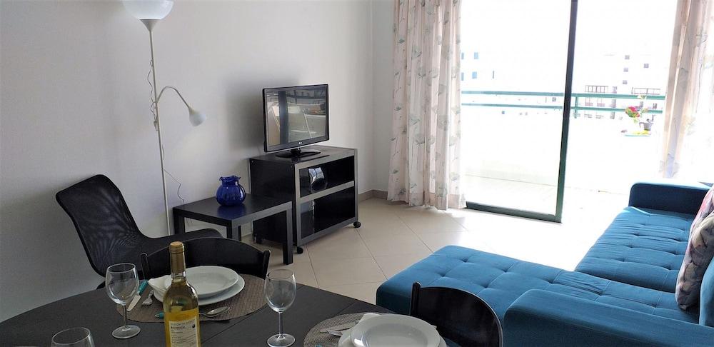 T1 Avenida Mar 8 200m Praia Wi-fi 4 Pessoas