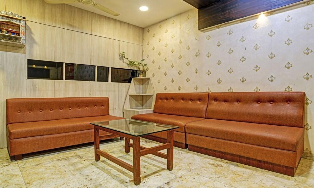 Itsy By Treebo - Utsav Suites