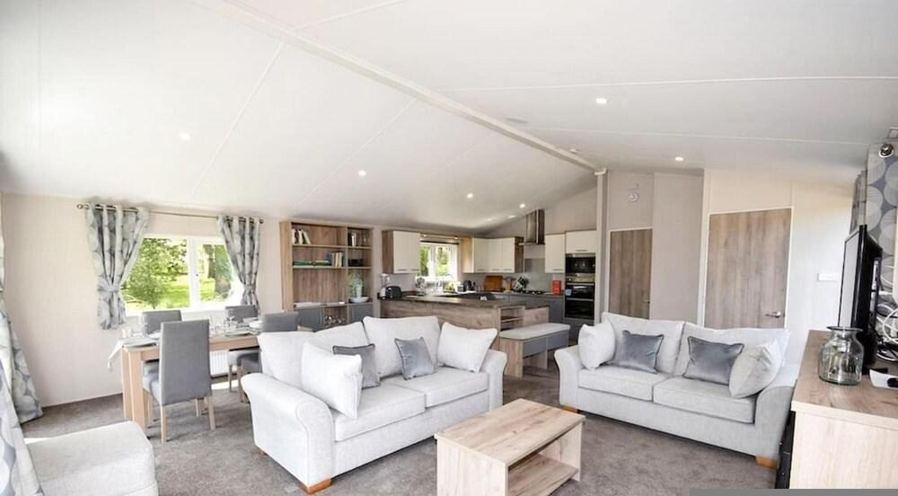 E7 Roebeck Country Park