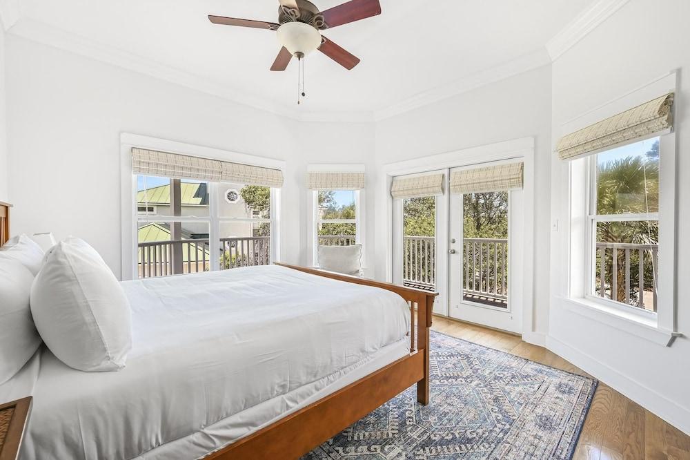 Ocean Glory S 54 Clareon Dr 4BR 4BA 15