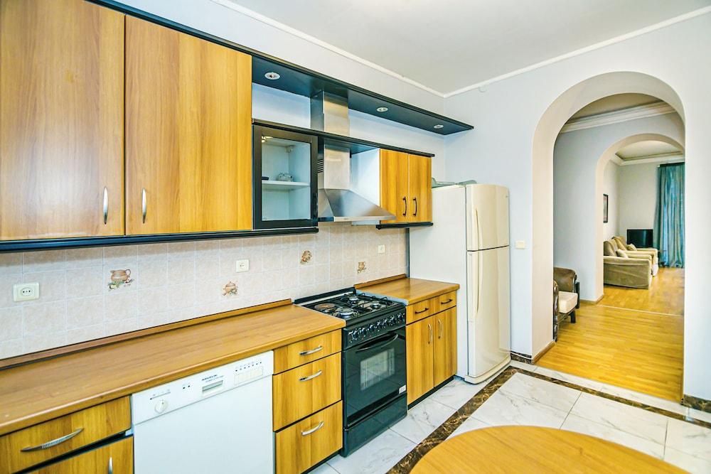 Azneft Garden Apartment