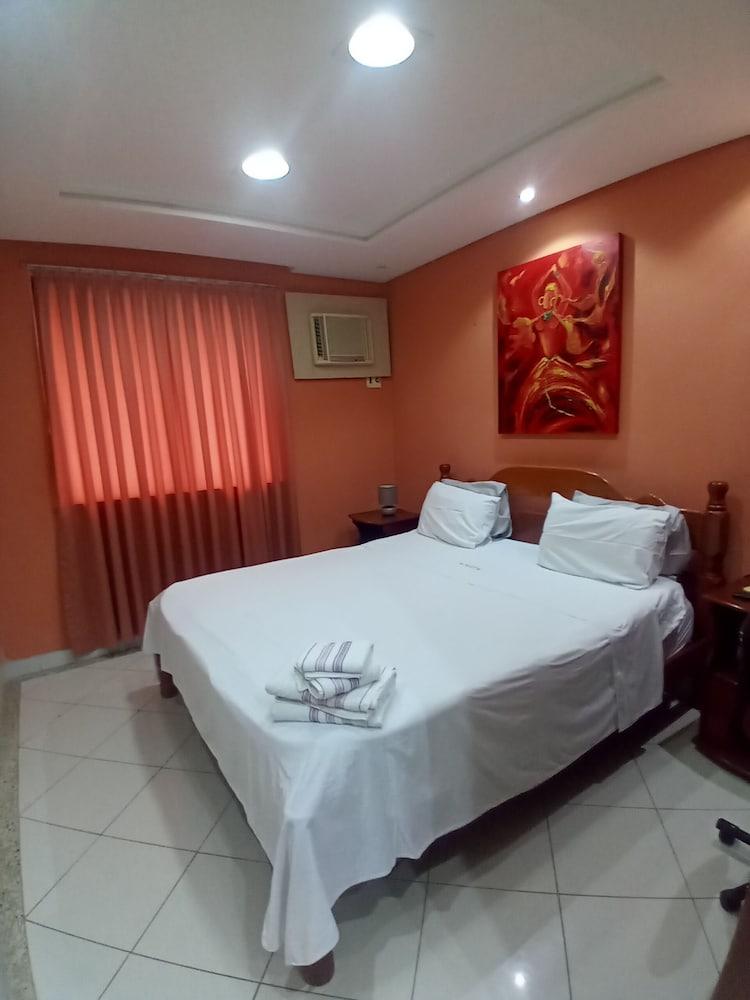 Hotel Iparana Paradise