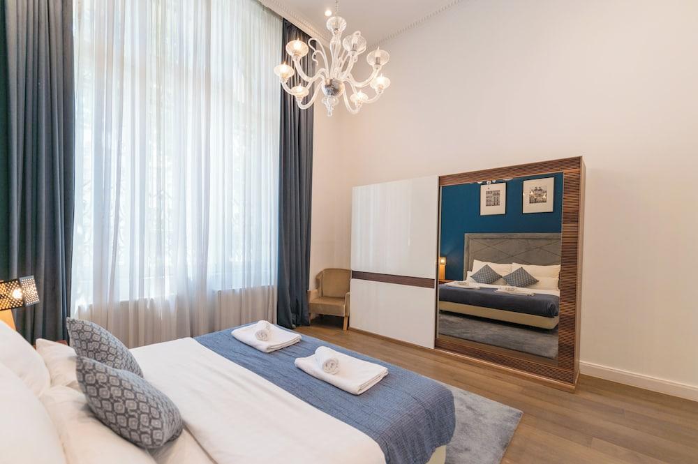 ZOYA LUXURY RESIDENCE