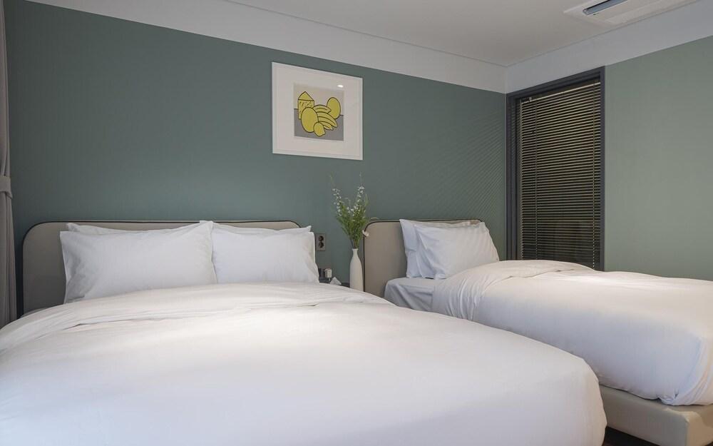 Brown Dot Yeoksam Branch