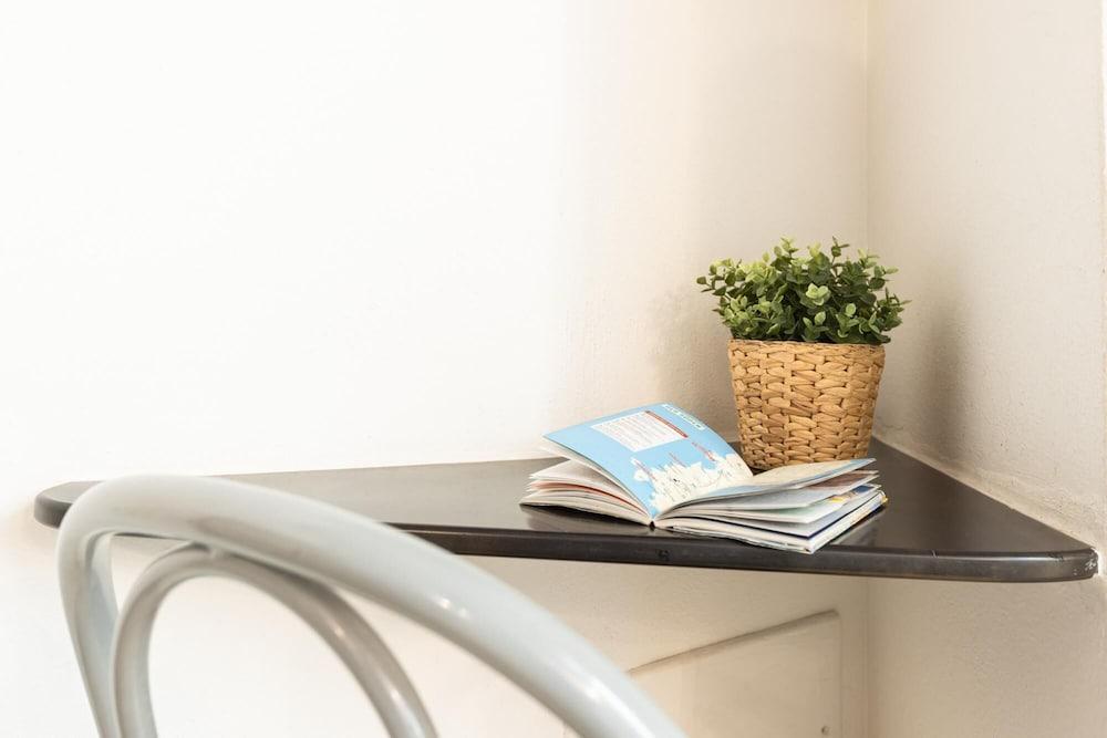 Cagliarifornia - Camera 2