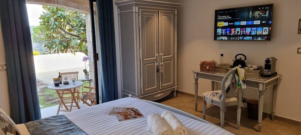 Loup Castel Boutique Hotel B&B