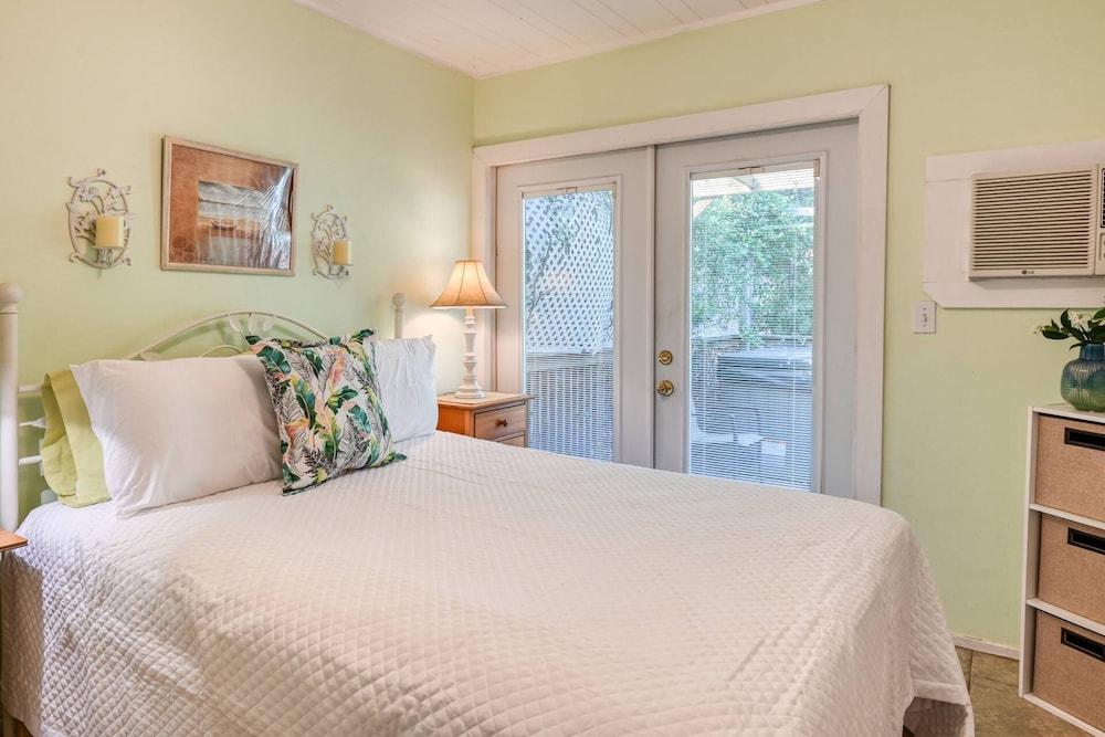 Vilano Cottage Unit A