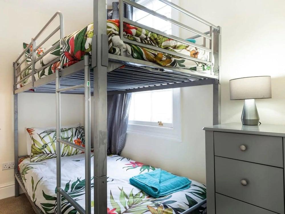 Lovely Villa1king 2 Double 4 Single 1 Bunk Beds