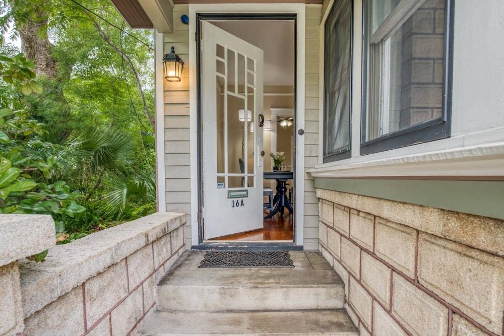 16 Saragossa Street A