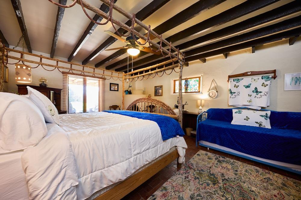 Loba Luna Bed & Breakfast