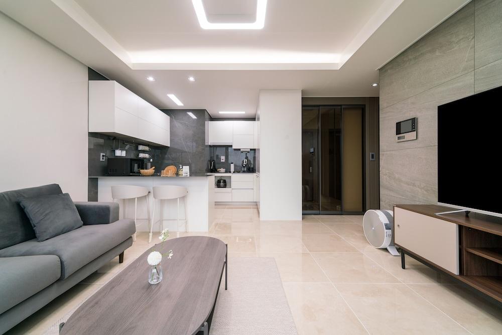 Le collective Busan station