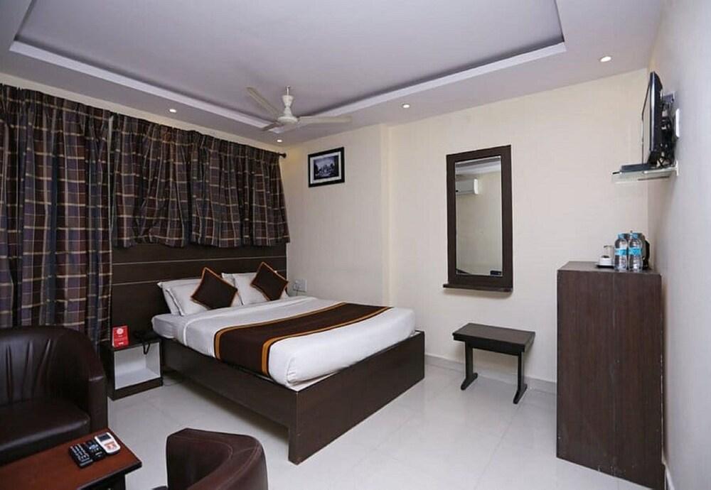 Hotel Prakaash Palace