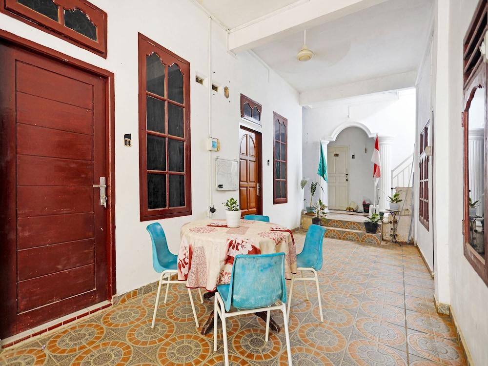 OYO 91314 Zein House