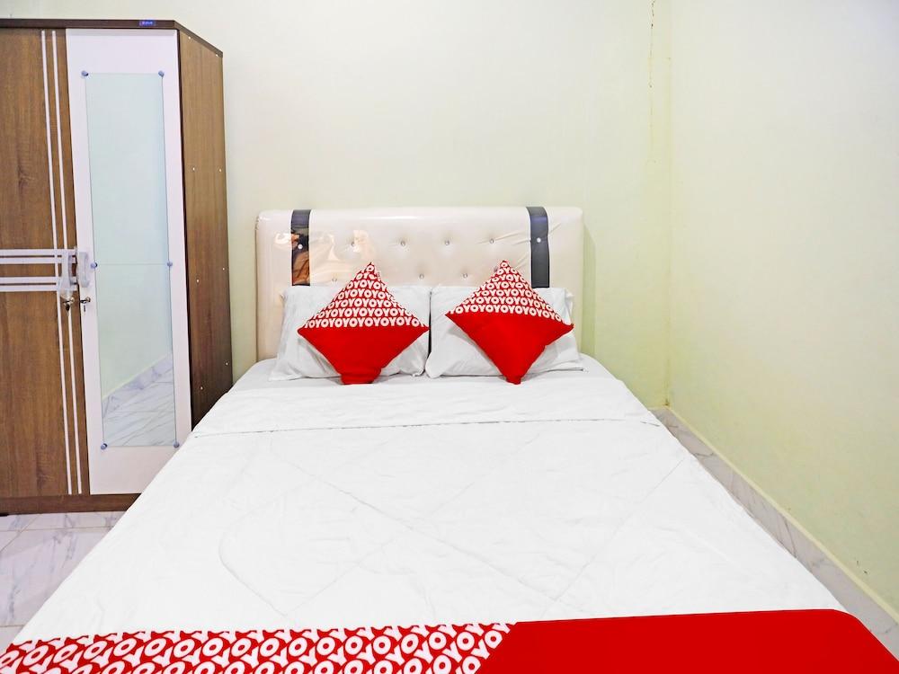 OYO 91314 Zein House