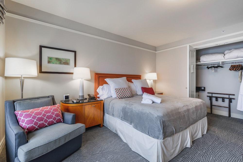 Luxury Condos at Four Seasons