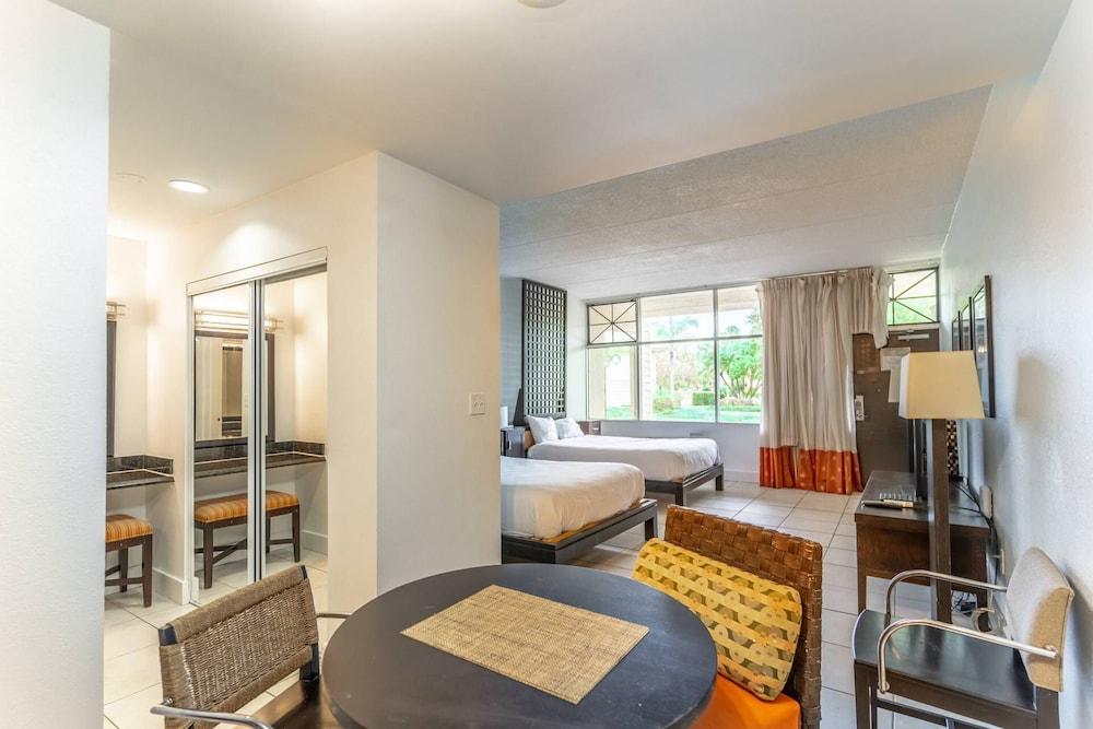 502 Little Harbor Inn