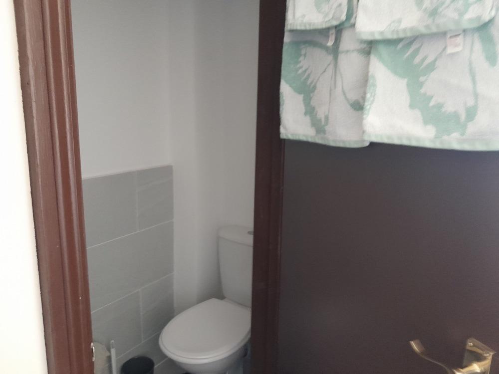 Captivating 4-bed Apartment