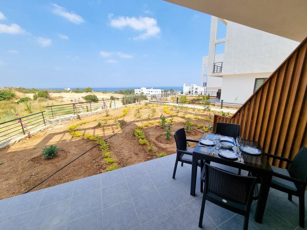 Sea Lagoon Apartment