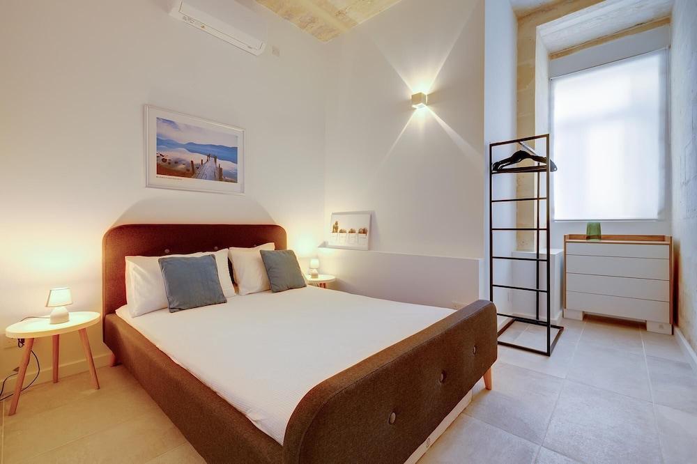 Stylish 2BR Apartment in Valletta