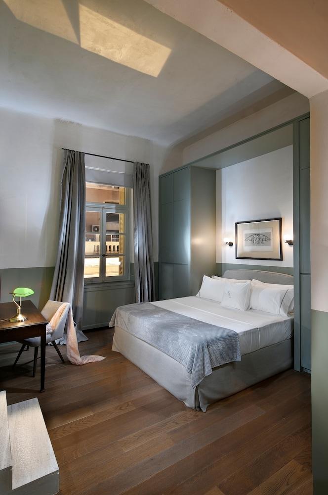 ATHINAIDOS QUARTERS BY K&K